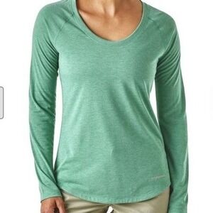 Patagonia Women's Long Sleeve Trails Shirt Size Small Green Scoop Neck Raglan